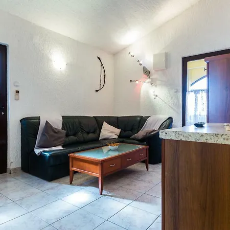 Althaus Appartement Petrcane
